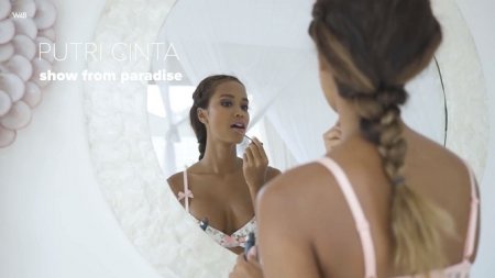 Страстная Putri Cinta устроила эротическое шоу
